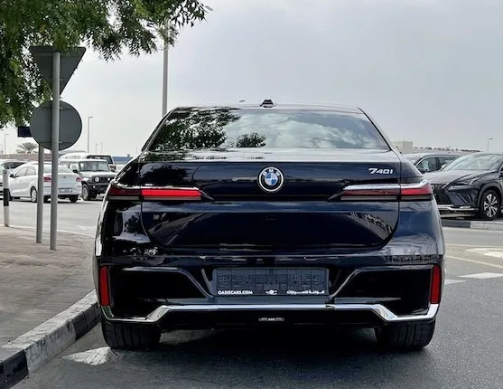Book BMW 7 Series