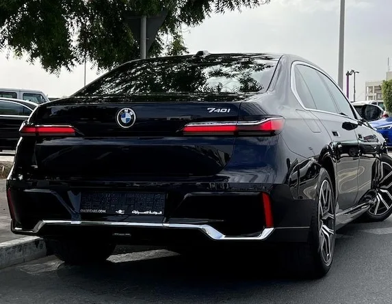 Hire BMW 7 Series