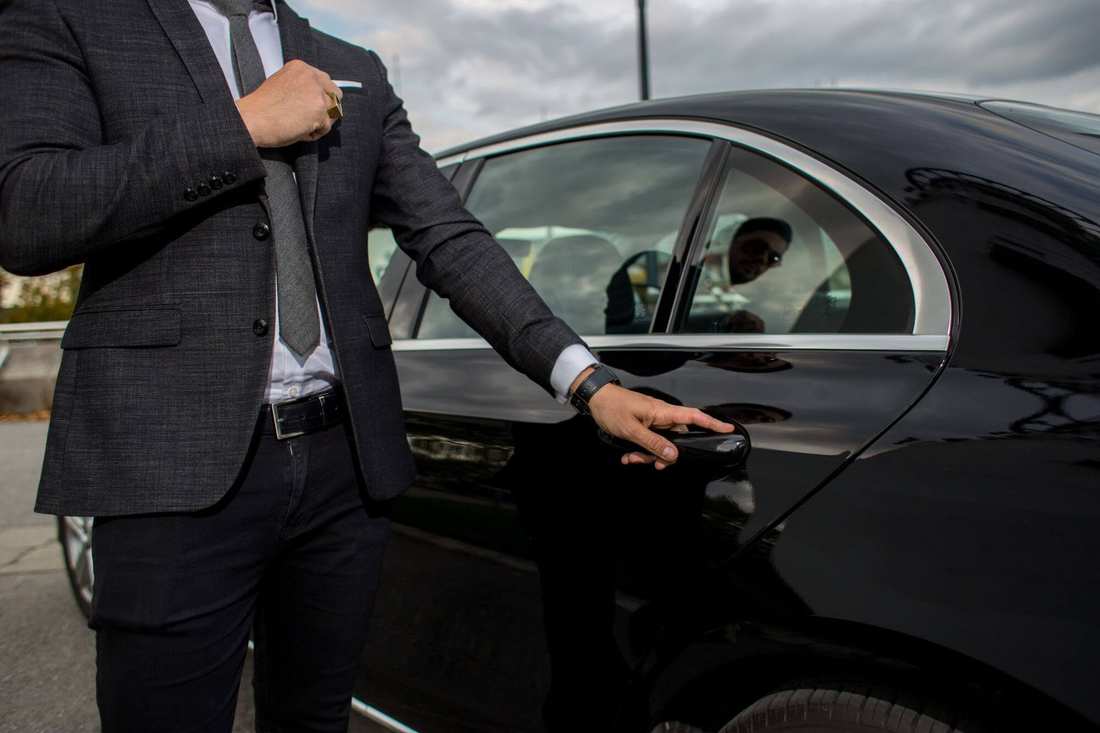 Arabian Ranches to DWC airport transfer