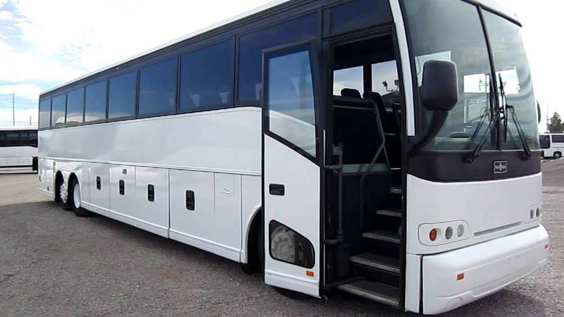 GH Trips Luxury Bus