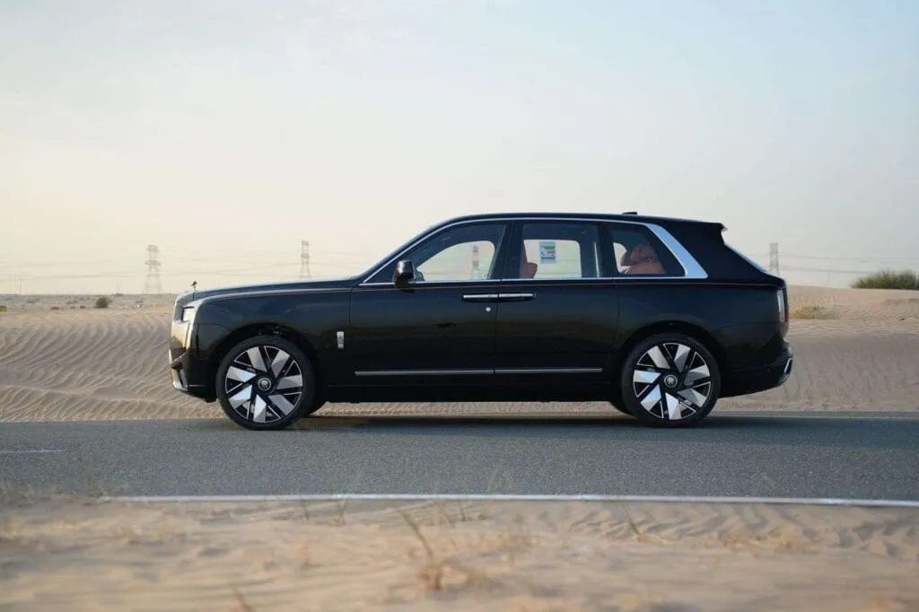 Book Rolls Royce Cullinan