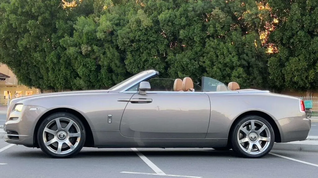 Hire Rolls Royce Dawn Chauffeur-min