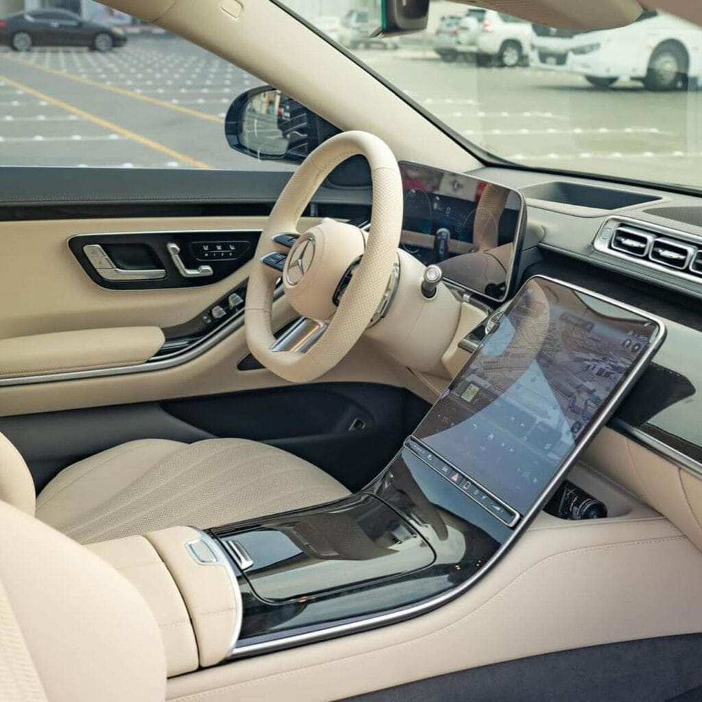 Mercedes-Benz G Class Rent With Chauffeurs