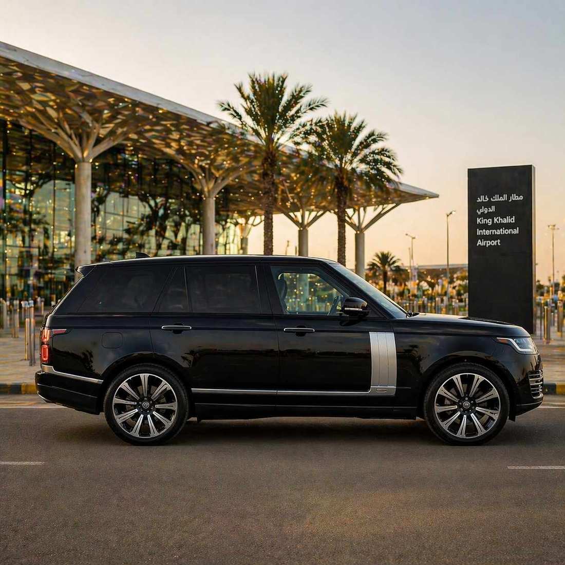 Range Rover side profile luxury SUV design
